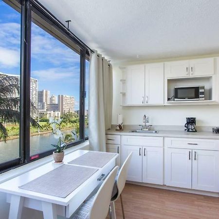 Hawaiian Monarch Upgraded Modern Studio Гонолулу Екстер'єр фото