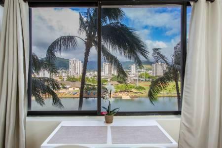 Hawaiian Monarch Upgraded Modern Studio Гонолулу Екстер'єр фото