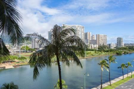 Hawaiian Monarch Upgraded Modern Studio Гонолулу Екстер'єр фото